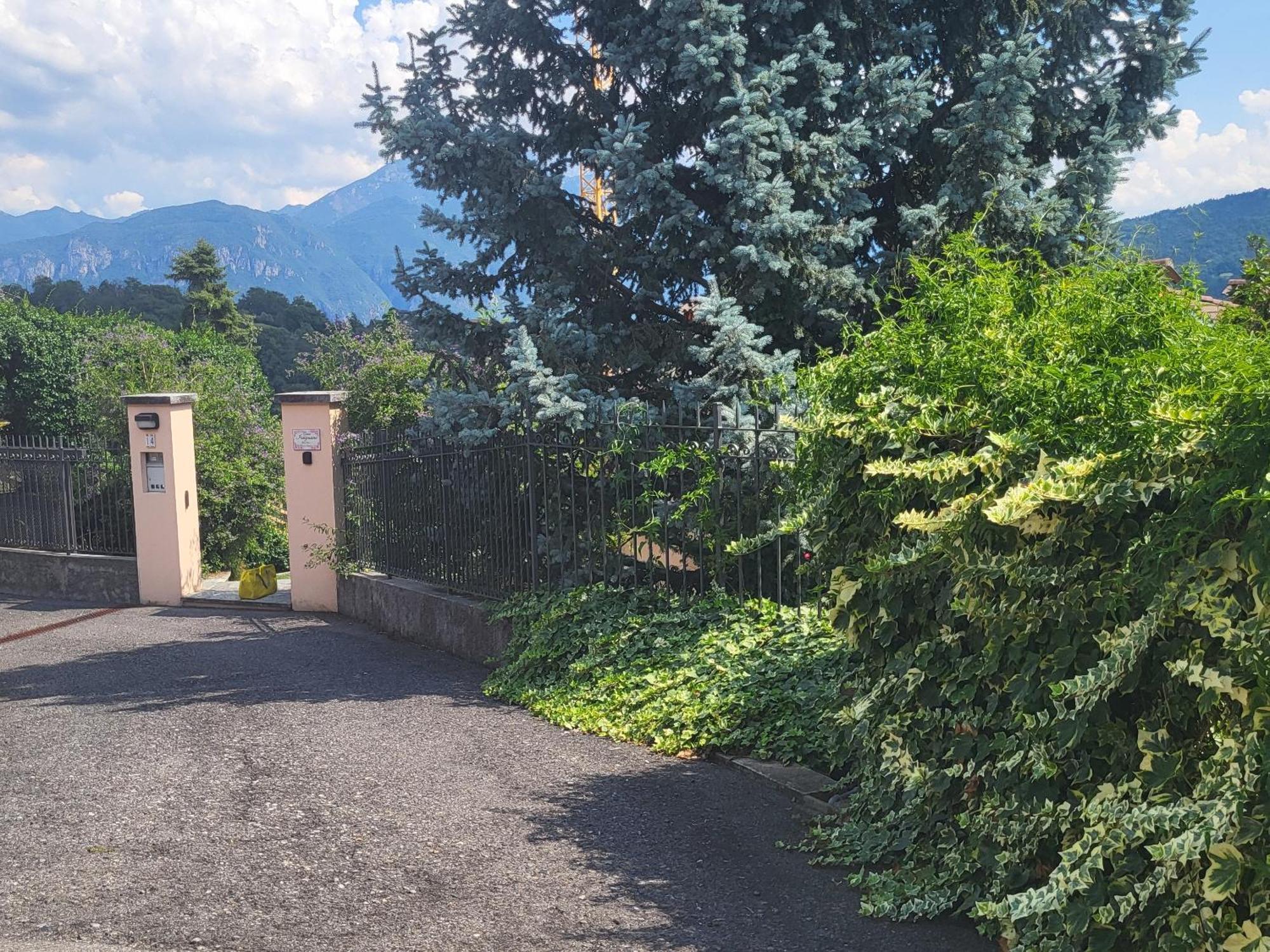 Casa Intignano - Appartamento Con Terrazzo Vista Lago Tremezzo Room photo